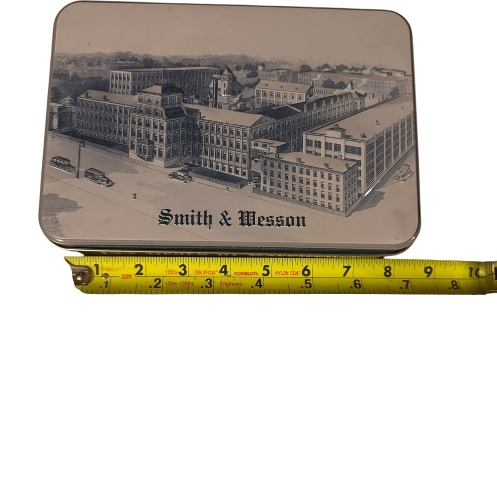 Smith & Wesson Tin Box 6x8x2 - Picture 4 of 7